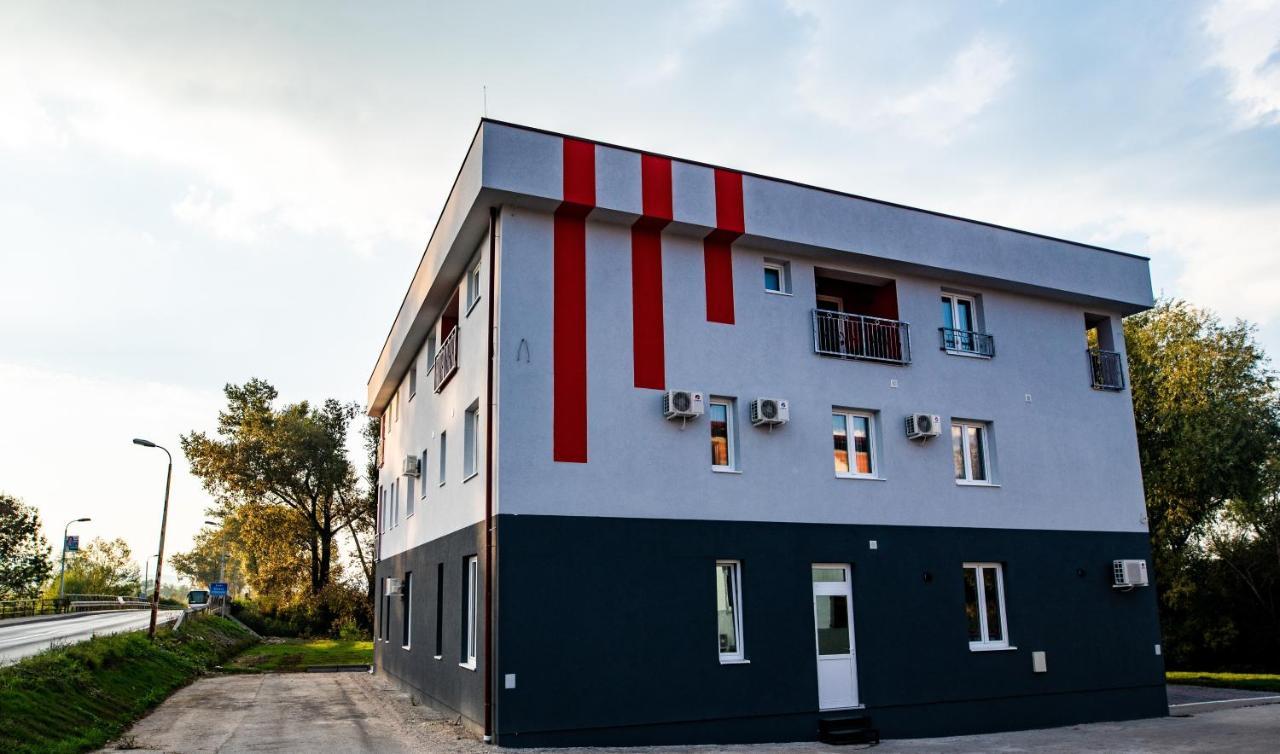 Apartments And Rooms Villa Majestic Bihać エクステリア 写真