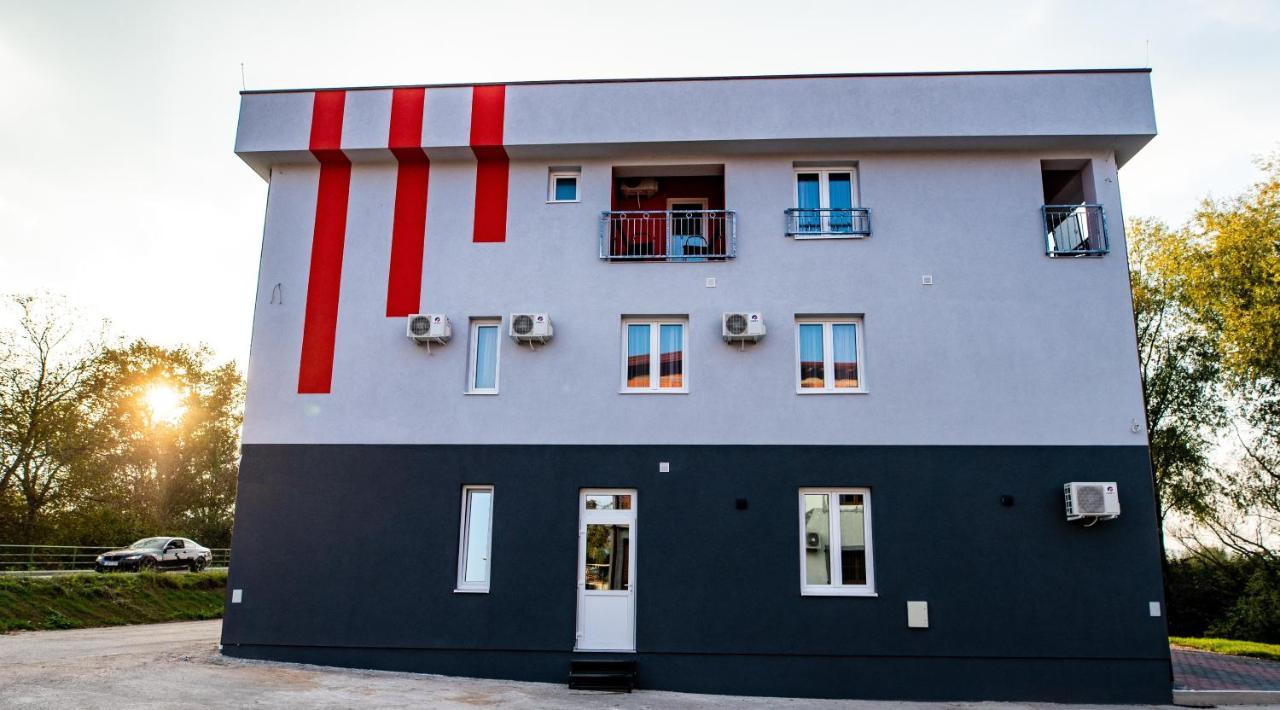 Apartments And Rooms Villa Majestic Bihać エクステリア 写真
